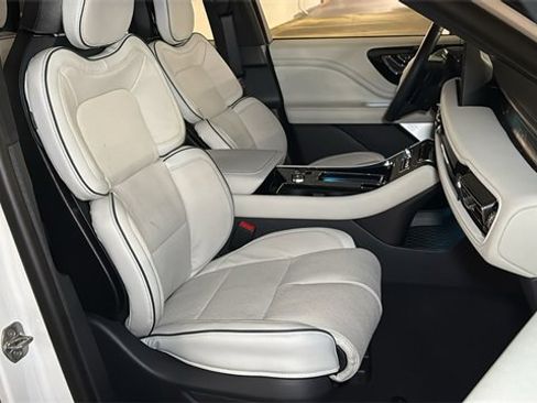 New 2026 Lincoln Aviator Black Label w/ Black Label Special Edition image 10