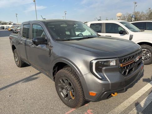 Used 2025 Ford Maverick Tremor image 2