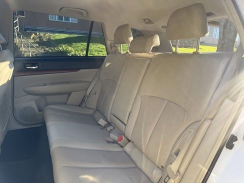 Used 2014 Subaru Outback 2.5i Limited w/ Moonroof Package image 29
