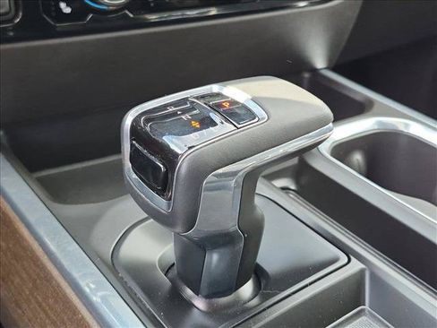 Used 2024 Chevrolet Silverado 1500 High Country w/ High Country Premium Package AWD/4WD image 11