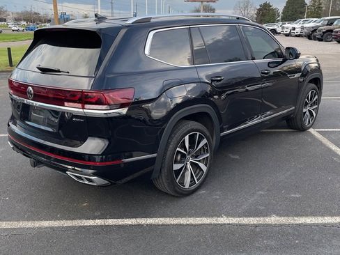 Used 2025 Volkswagen Atlas SEL Premium R-Line image 3