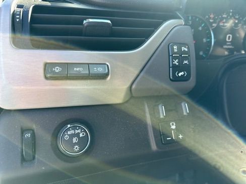 Used 2017 GMC Yukon Denali w/ Open Road Package image 9