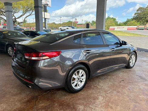 Used 2017 Kia Optima LX FWD image 6