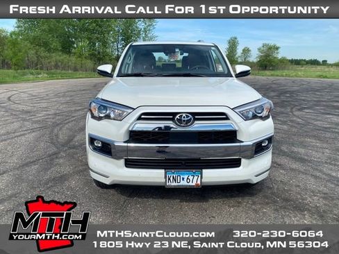 Used 2023 Toyota 4Runner Limited AWD/4WD image 3