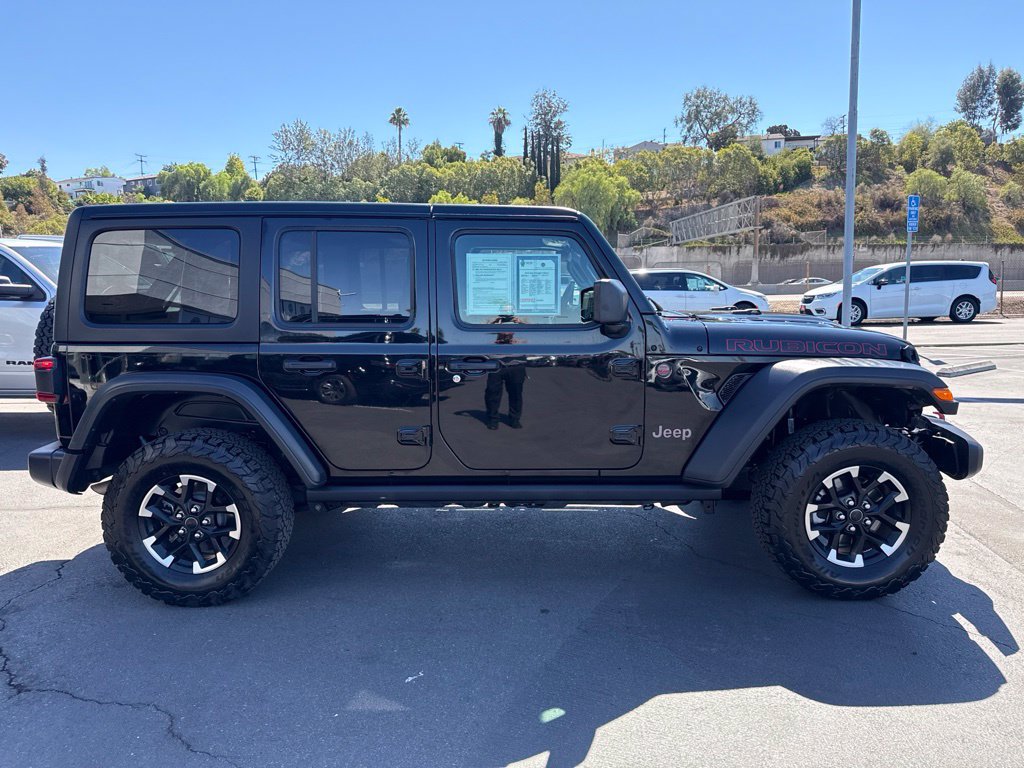 Certified 2025 Jeep Wrangler Unlimited Rubicon w/ Convenience Group AWD/4WD image 9