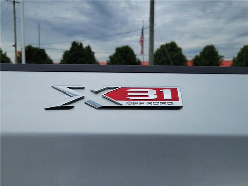 Used 2022 GMC Sierra 1500 SLT AWD/4WD image 7