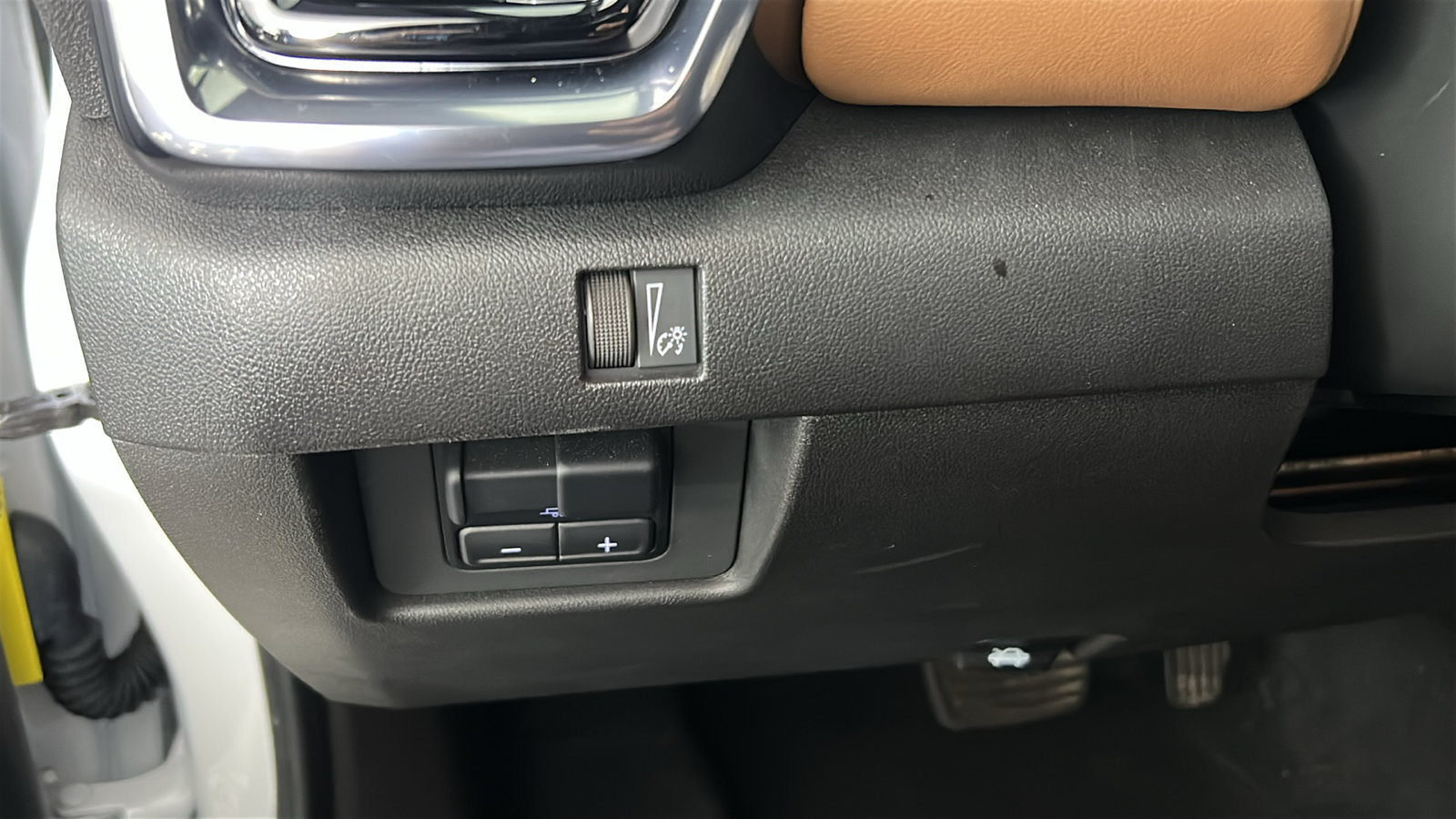 Used 2023 GMC Canyon AT4 w/ AT4 Premium Package AWD/4WD image 23