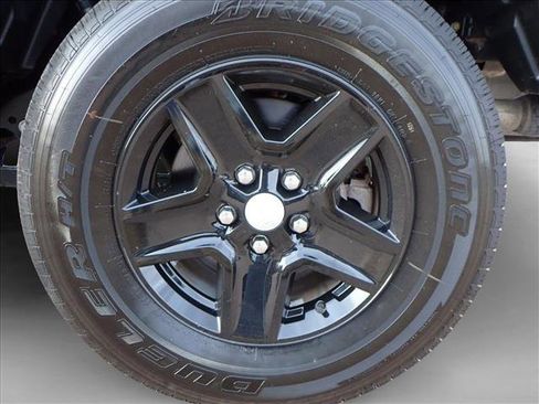 Used 2022 Jeep Gladiator Sport image 7