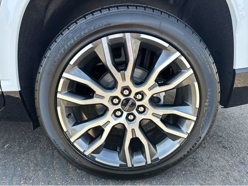 New 2026 GMC Acadia Denali Ultimate w/ LPO, Floor Liner Package AWD/4WD image 17