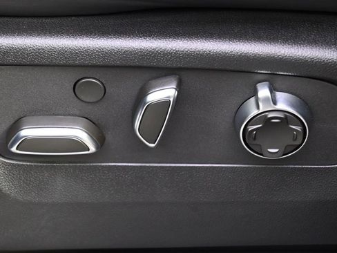 Used 2023 Cadillac Escalade Sport Platinum w/ LPO, ONYX Package AWD/4WD image 14
