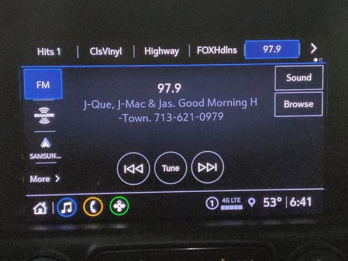 Used 2024 GMC Terrain SLT image 25