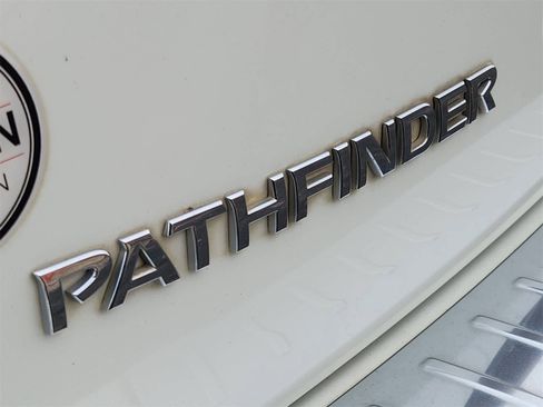 Used 2017 Nissan Pathfinder Platinum w/ Cargo Package image 12