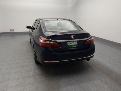 Used 2017 Honda Accord EX image 6
