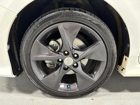 Used 2014 Toyota Camry SE FWD image 61
