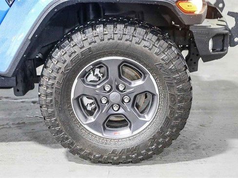 Used 2025 Jeep Gladiator Nighthawk image 10