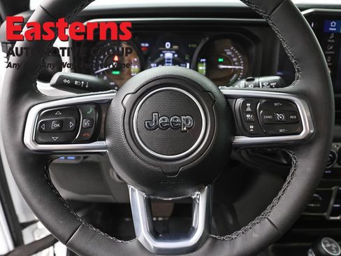 Used 2025 Jeep Wrangler Unlimited Sahara AWD/4WD image 10
