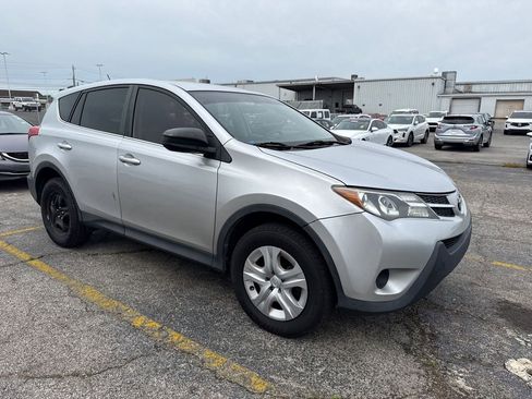 Used 2013 Toyota RAV4 LE AWD/4WD image 4