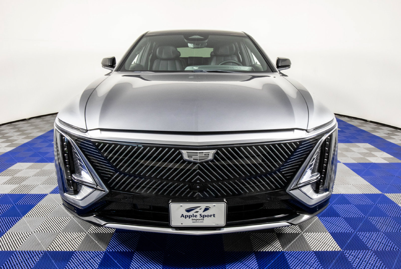 Used 2023 Cadillac Lyriq 2WD image 3