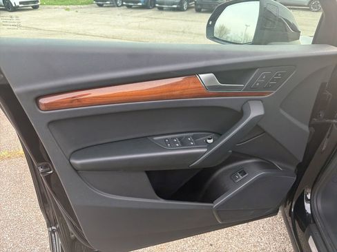 Used 2023 Audi Q5 2.0T Premium image 9