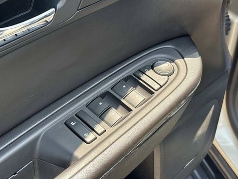 Used 2017 GMC Acadia Limited SLT FWD image 26
