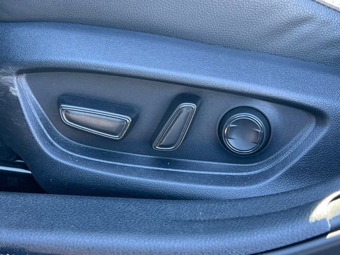 Used 2025 Toyota Camry SE image 24