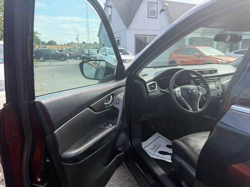 Used 2014 Nissan Rogue S FWD image 8