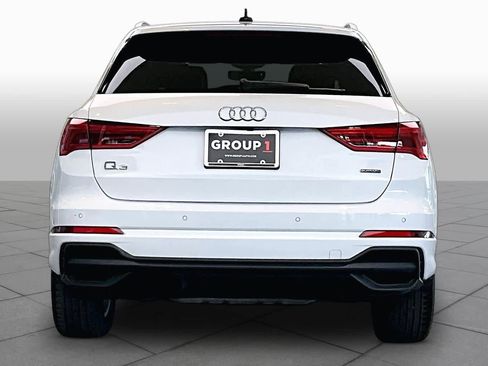 Used 2024 Audi Q3 2.0T Premium w/ Convenience Package AWD/4WD image 5