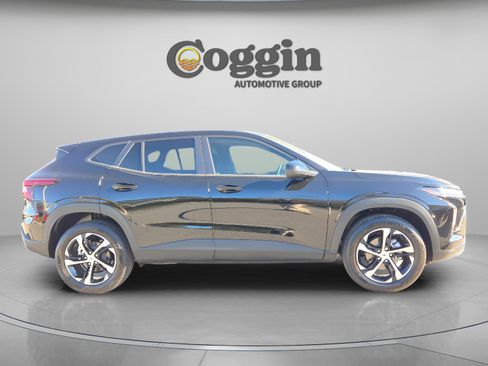 New 2026 Chevrolet Trax RS w/ Driver Confidence Package image 7