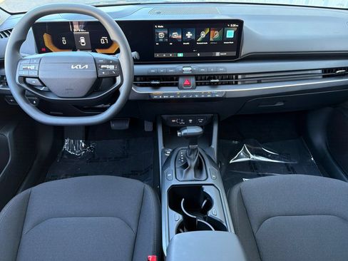 New 2026 Kia K4 FWD image 10
