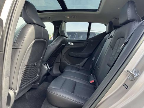 Certified 2023 Volvo XC40 B5 Plus w/ Driver Assist Package AWD/4WD image 12