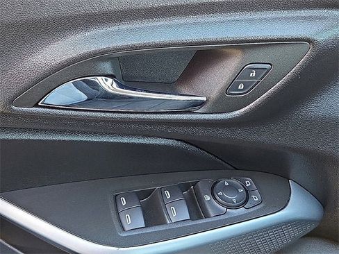 Certified 2025 Chevrolet Trax LS image 15