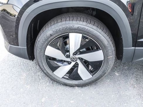 New 2025 Volkswagen Taos S image 18