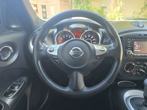 Used 2017 Nissan Juke S FWD image 16