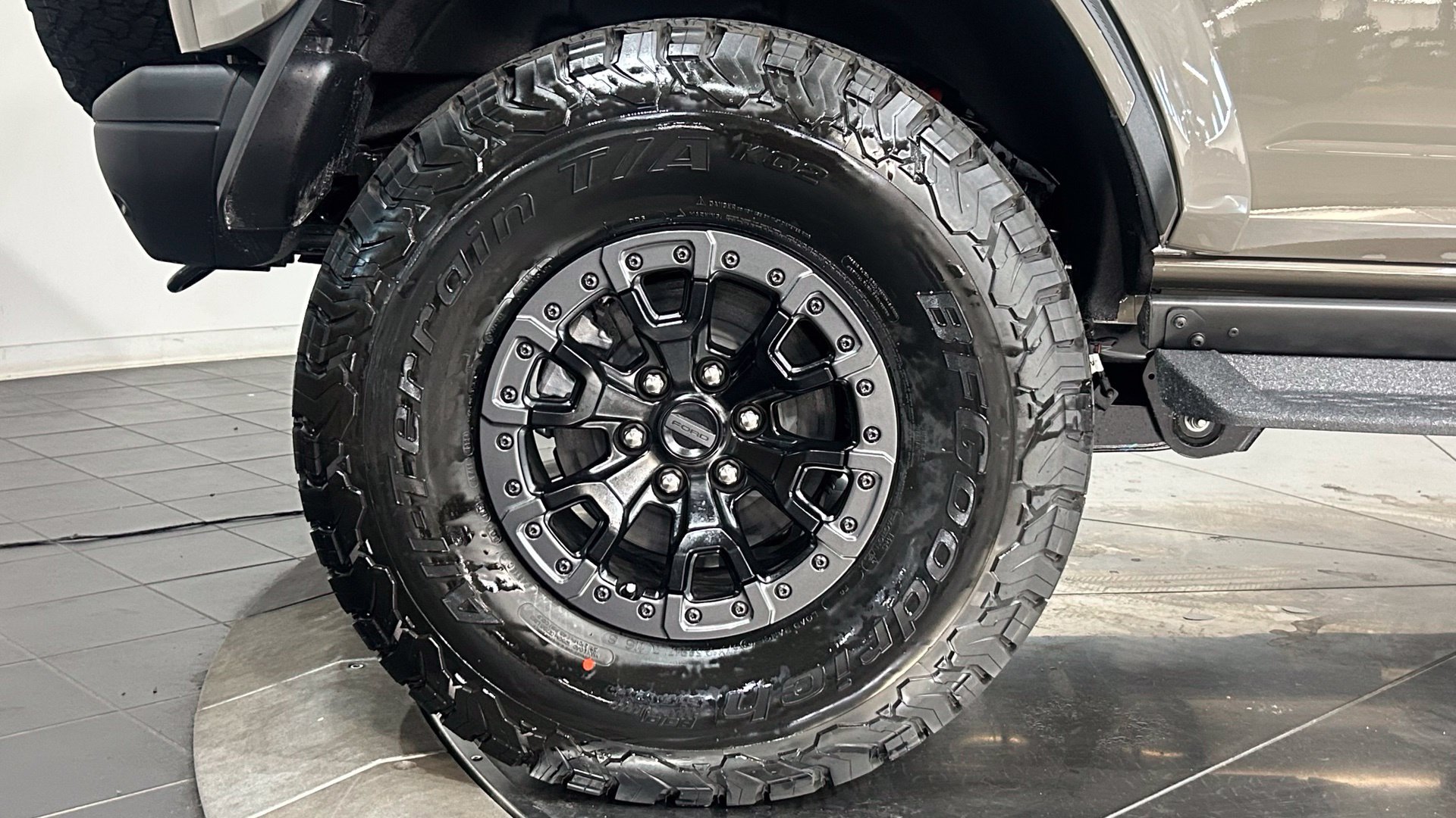 New 2026 Ford Bronco Raptor w/ Interior Carbon Fiber Pack AWD/4WD image 27