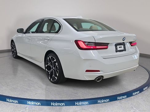 Used 2025 BMW 330i Sedan w/ M Sport Package image 9