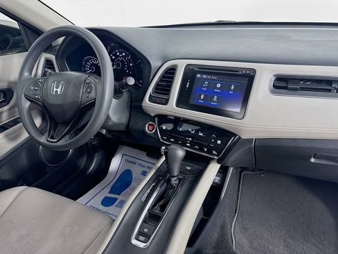 Used 2018 Honda HR-V EX image 37