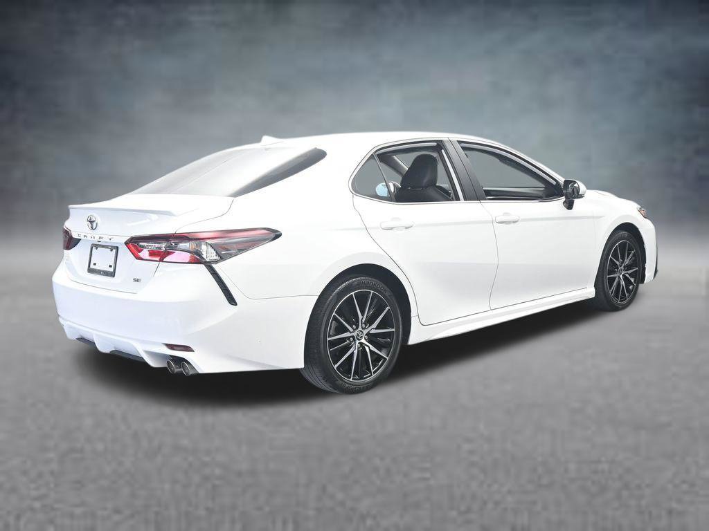 Used 2024 Toyota Camry SE w/ Convenience Package FWD image 5
