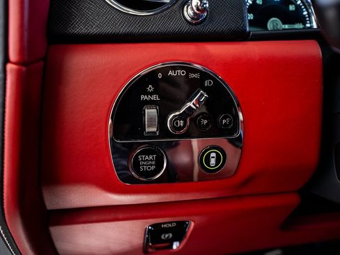 Used 2022 Rolls-Royce Cullinan image 39