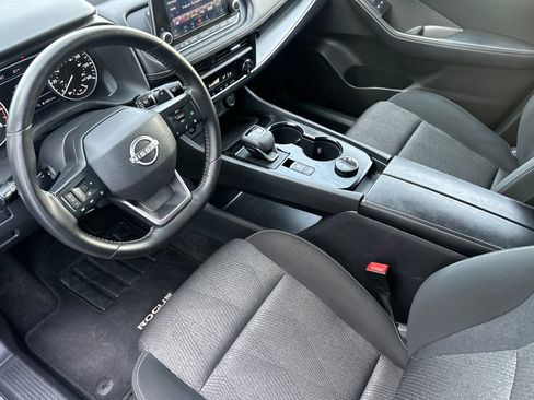 Used 2025 Nissan Rogue SV AWD/4WD image 11