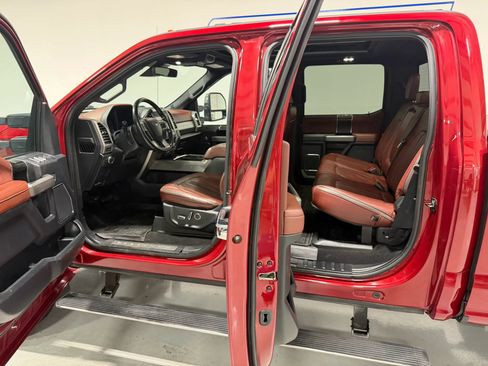 Used 2019 Ford F250 Platinum w/ Platinum Ultimate Package AWD/4WD image 11