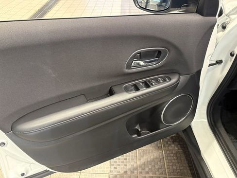 Used 2021 Honda HR-V EX image 6
