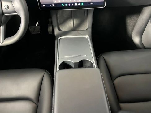 Used 2023 Tesla Model Y Long Range image 16