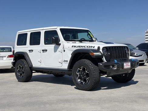 Used 2022 Jeep Wrangler Unlimited Rubicon 4xe w/ Cold Weather Group AWD/4WD image 2