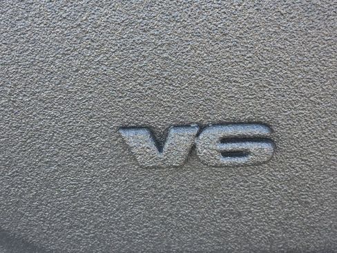 Used 2022 Toyota Tacoma SR5 AWD/4WD image 24