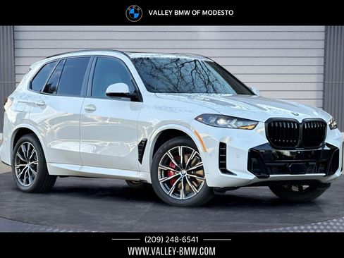 New 2026 BMW X5 xDrive40i w/ M Sport Package image 1
