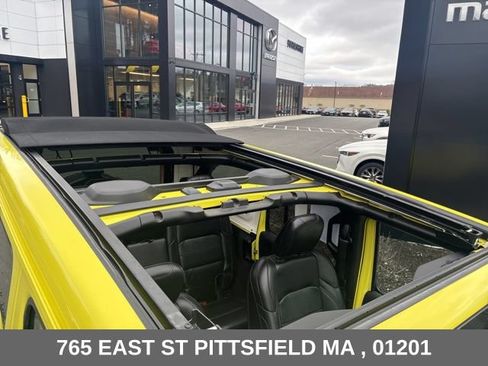 Used 2022 Jeep Wrangler Unlimited Sahara AWD/4WD image 3
