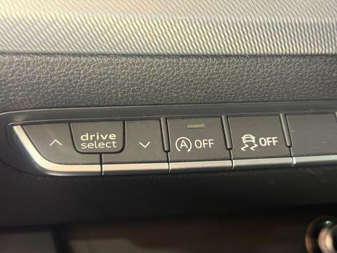 Used 2017 Audi A4 2.0T Premium AWD/4WD image 18