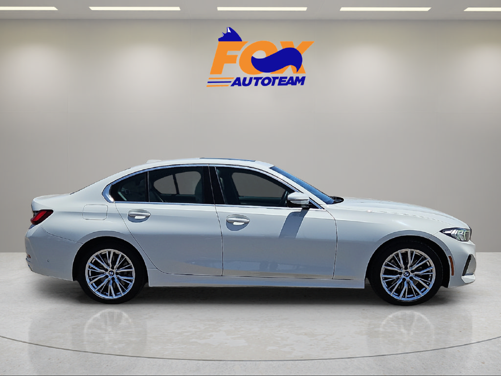 Used 2023 BMW 330i Sedan w/ Premium Package RWD image 5