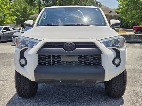 Used 2020 Toyota 4Runner SR5 RWD image 2