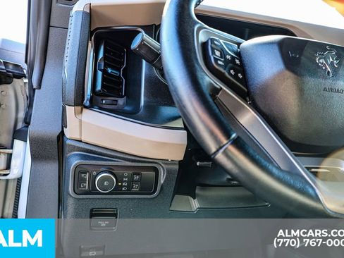 Used 2023 Ford Bronco Wildtrak image 27